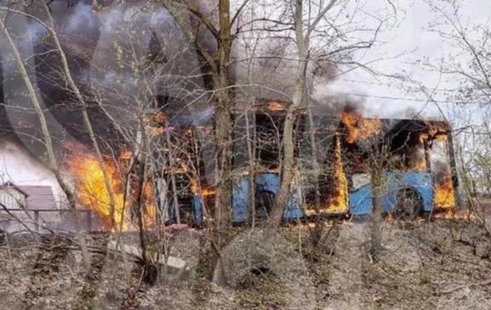 В Туле на улице Киреевской сгорел пассажирский автобус