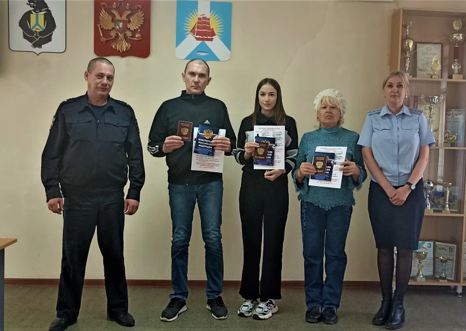 Российские паспорта получили трое жителей ЛНР и ДНР в Хабаровском крае Фото: УМВД Хабаровского края
