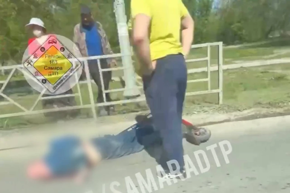 О состоянии самокатчика пока ничего неизвестно. Фото: СамараДТП