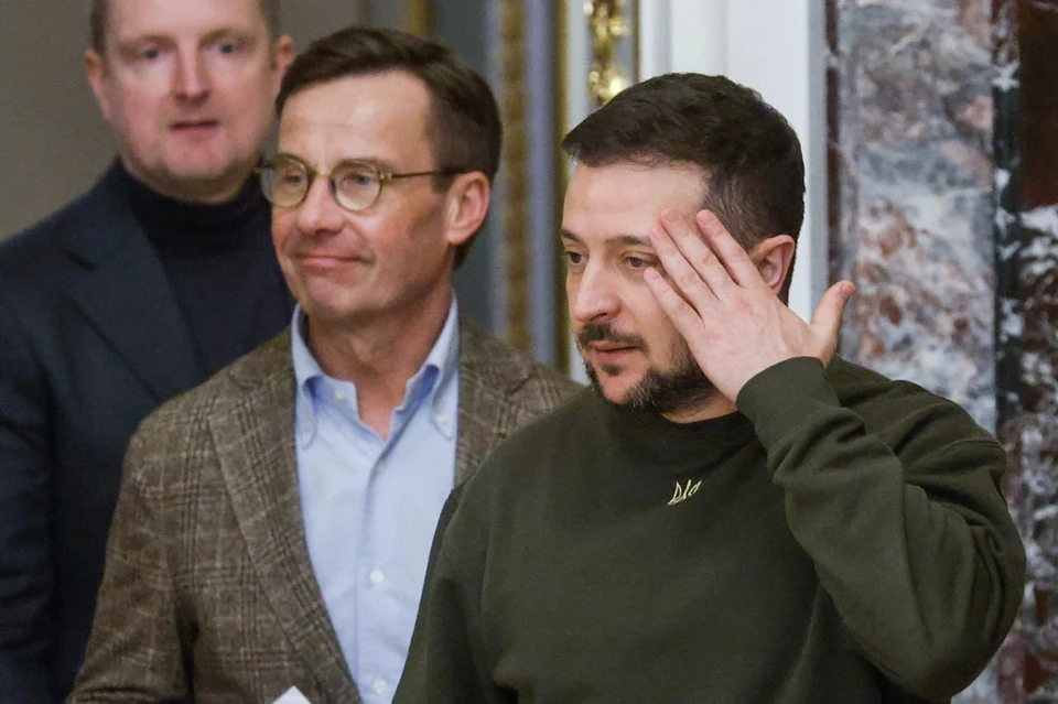 Пользователи Twitter высмеяли заявление «трусливого поросенка и мошенника» Зеленского о ношении пистолета