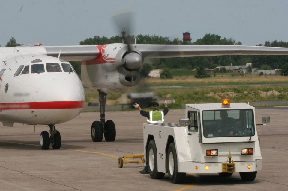 Мужчина скончался на борту самолета во время перелета из Иркутска в Бодайбо