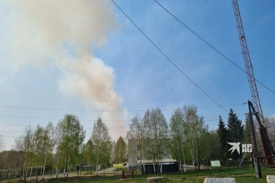 Огонь повредил насосную станцию в Асбесте, из-за этого жители остались без воды. Фото: Хабибьянова Ирина