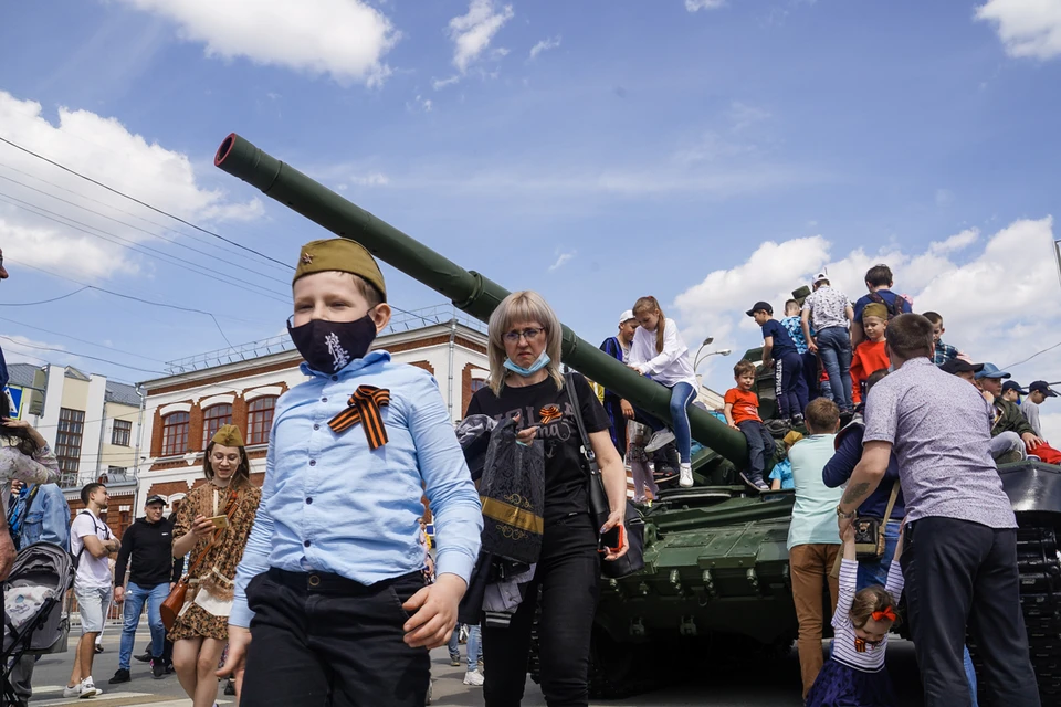 В 10:00 начнется трансляция.