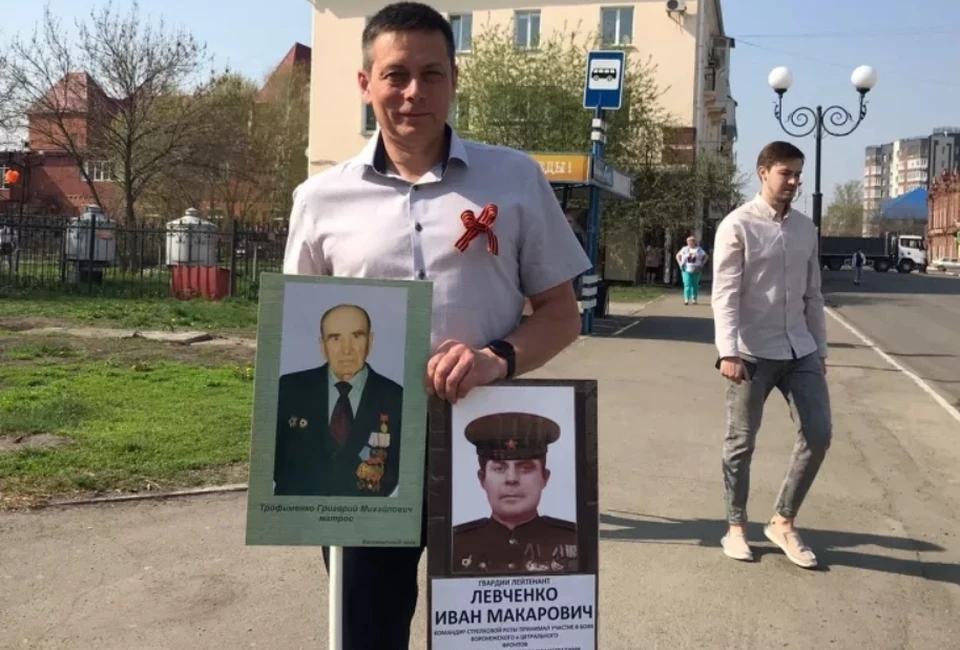 Вячеслав Демченко принес два портрета