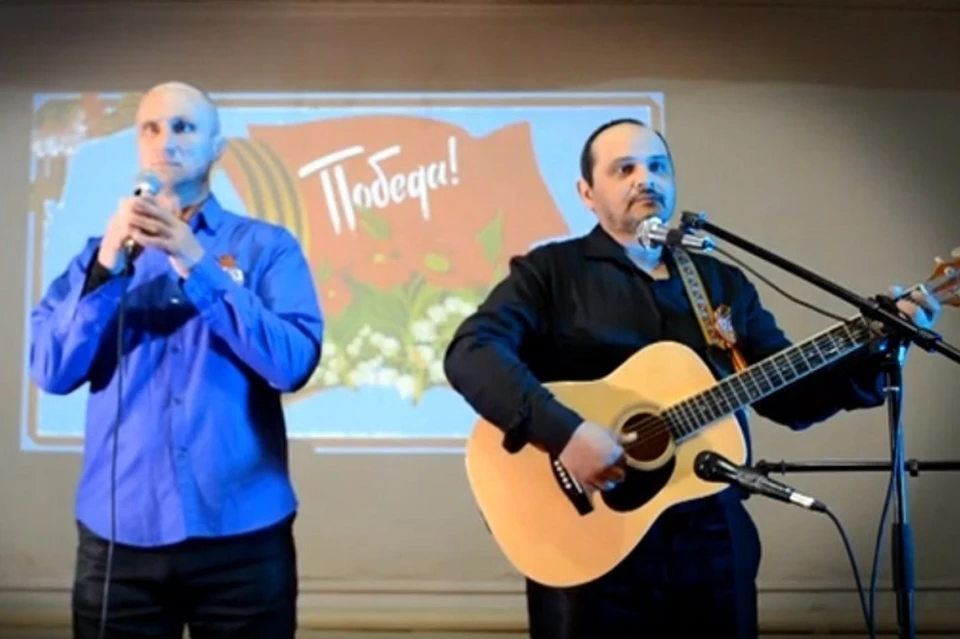Игорь Катюхин и Николай Ездовский, исполнившие песню Ярослава Дронова, победили в конкурсе Фото: скриншот с видео