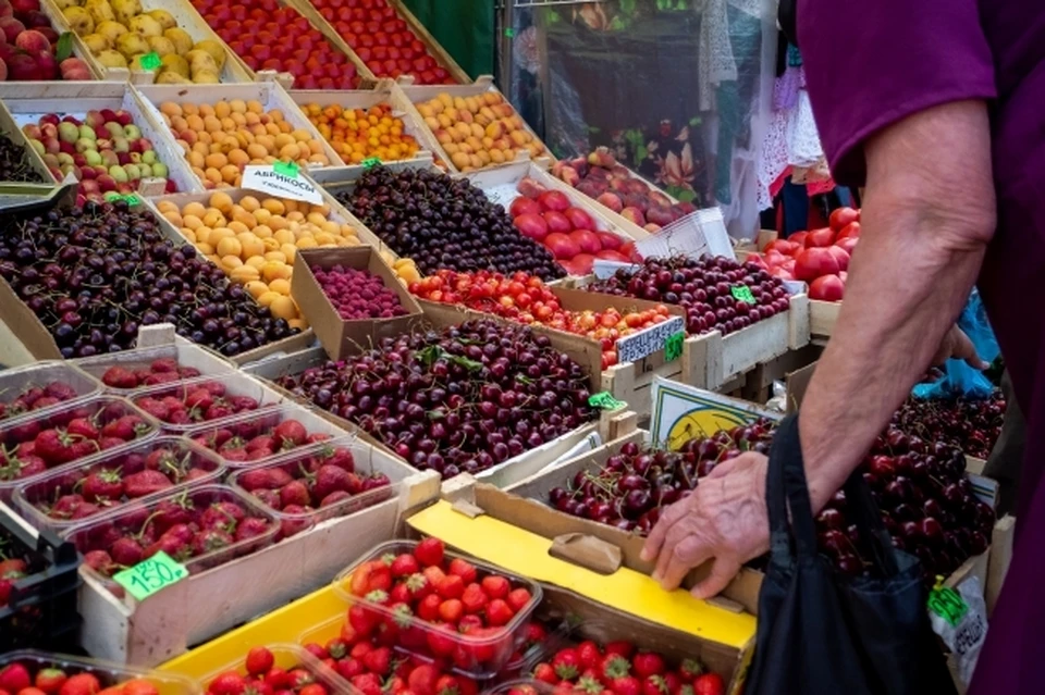 В Краснодаре уже продают клубнику и черешню
