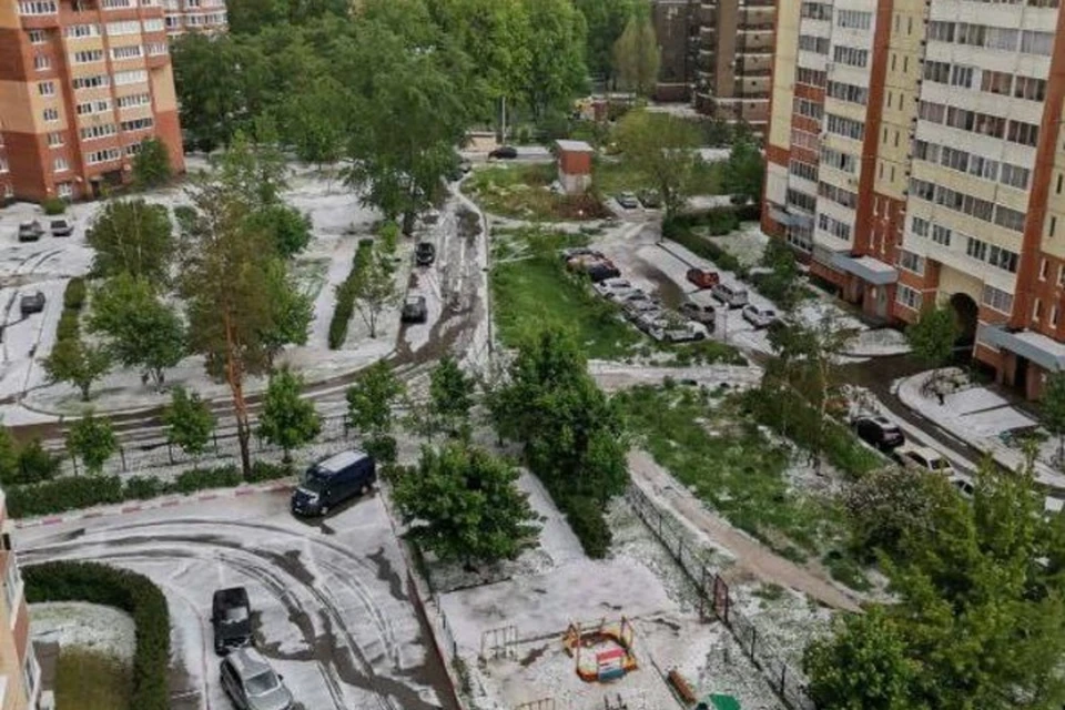Некоторые районы Тольятти усыпало градом