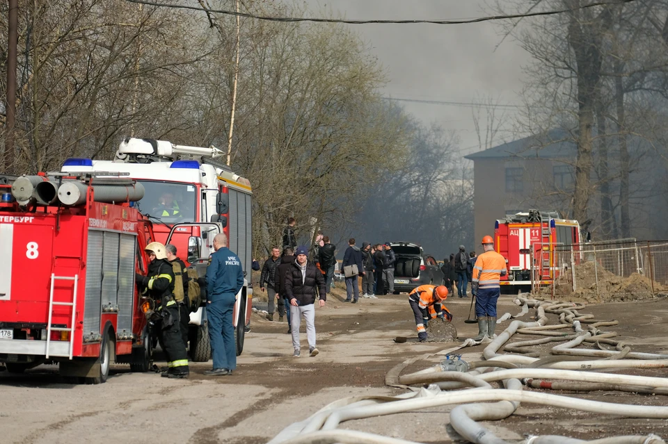 Пожар охватил 600 квадратных метров здания.