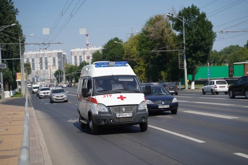 В Новосибирске «скорая помощь» застряла в пробке на улице Волочаевской.