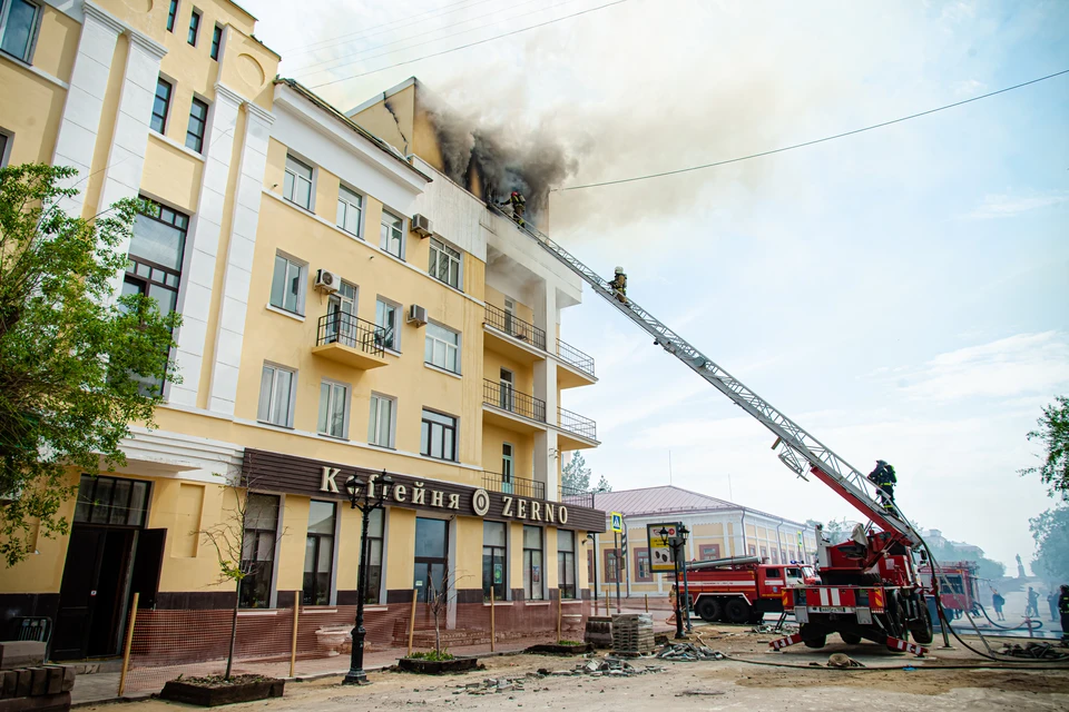 Полная ликвидация возгорания объявлена в 17:37