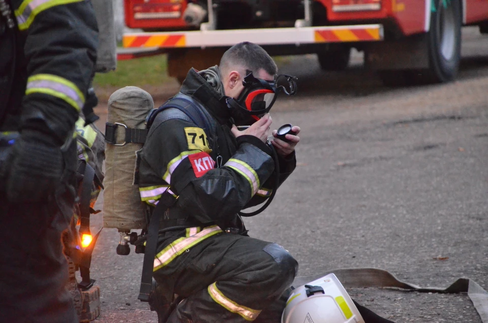 Спасатели тушили горящие сараи Фото: ГУ МЧС России по Тверской области