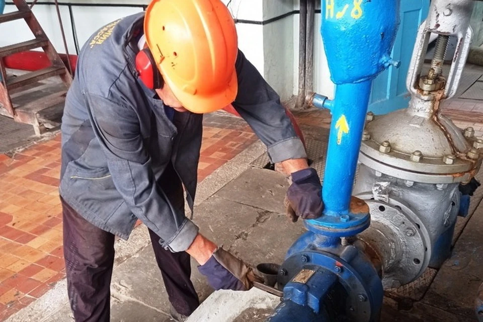 На резервном водоводе ведутся ремонтные работы. Фото: «Вода Донбасса»
