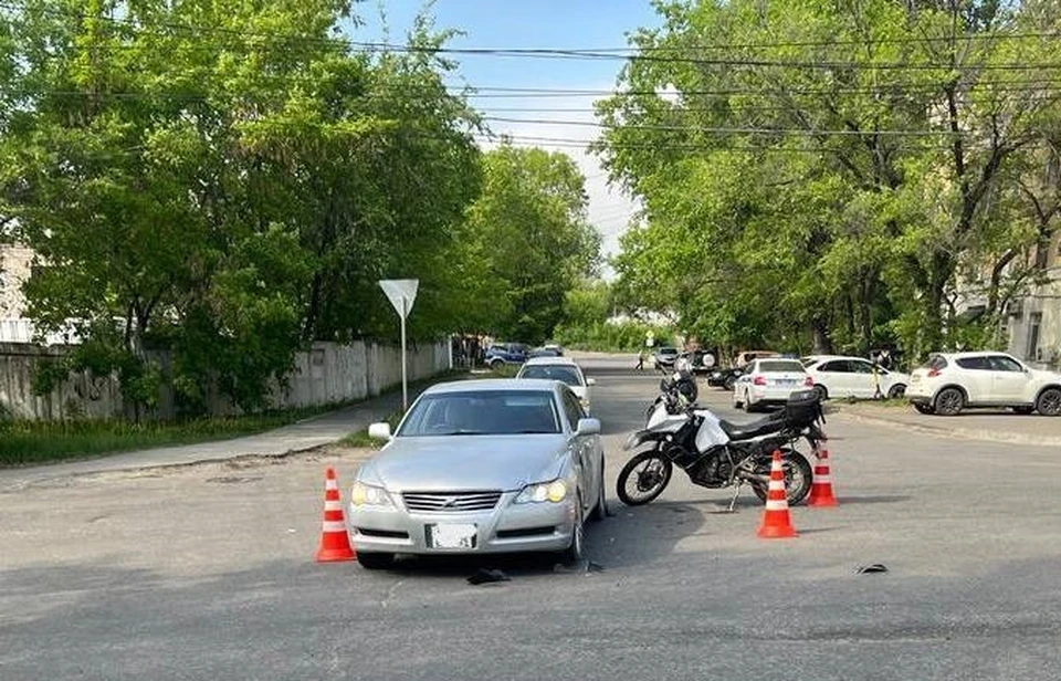 Два мотоциклиста пострадали в ДТП в Хабаровске Фото: ГИБДД Хабаровска