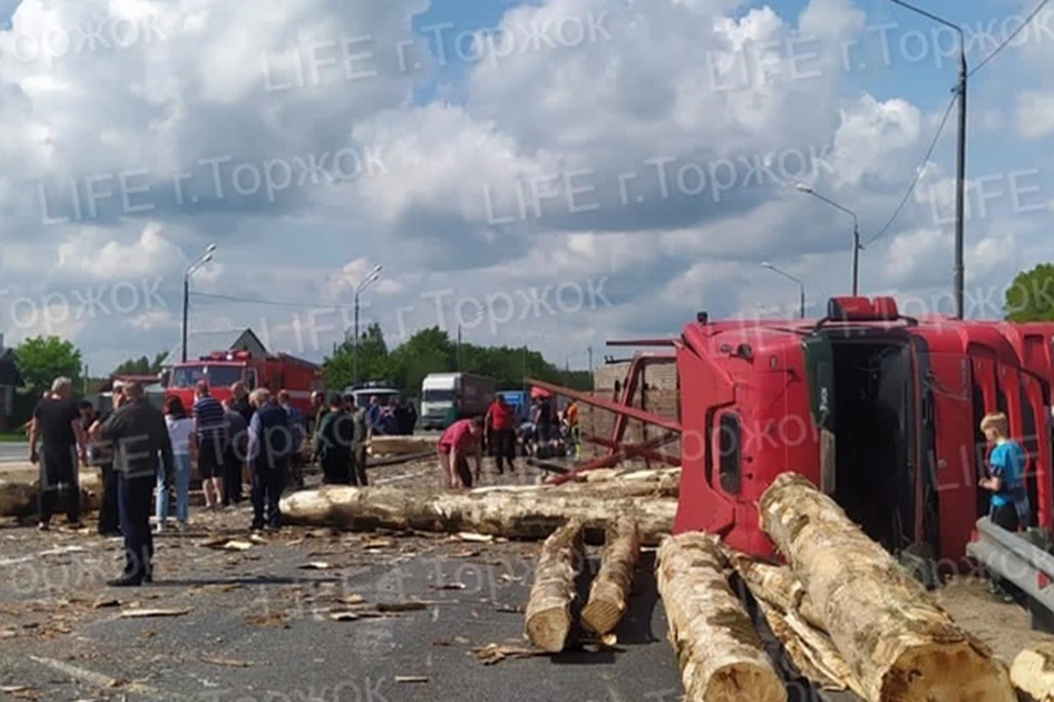 ДТП на трассе в Тверской области Фото: vk.com/life_torzhok
