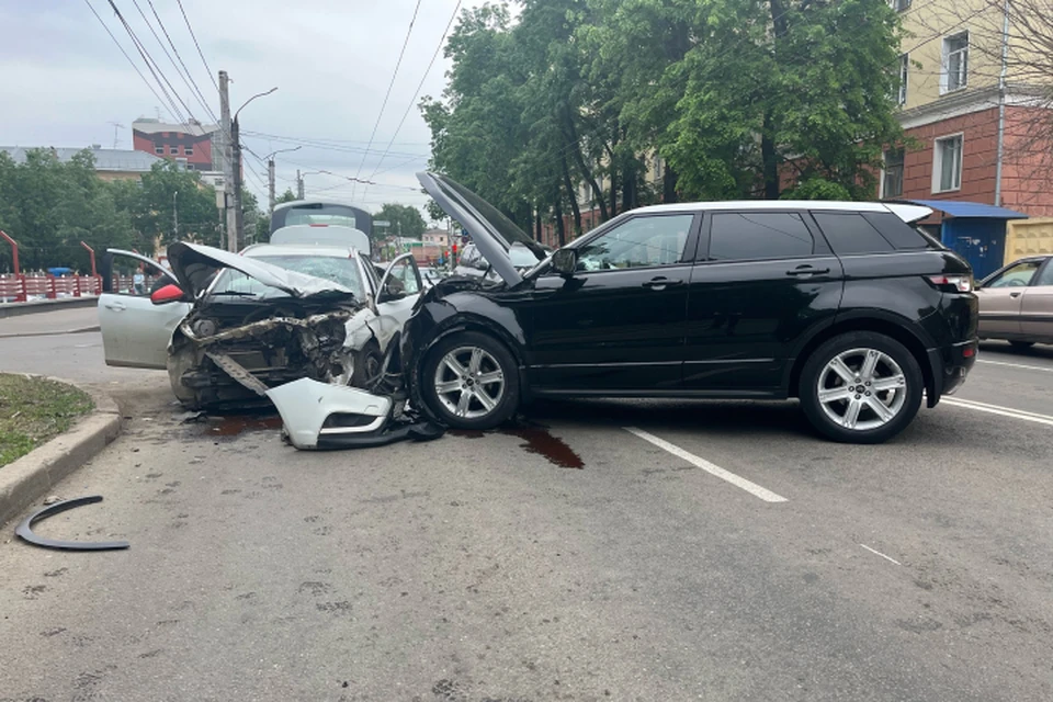 Пострадали оба водителя и один пассажир. Фото: ГИБДД Кировской области