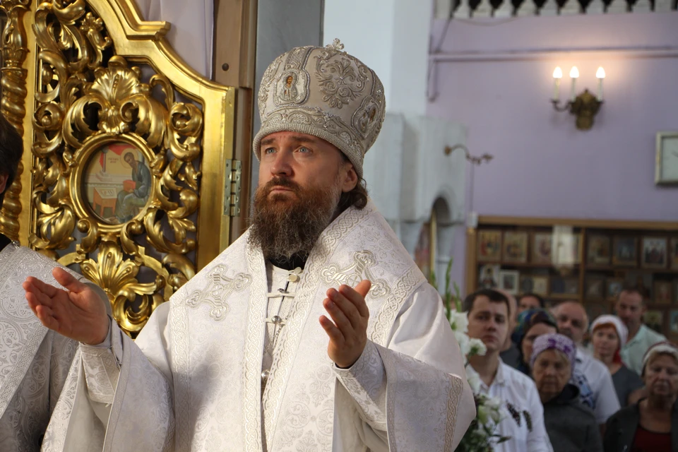 В праздник Вознесения Господня митрополит Григорий совершает Литургию в белых облачениях