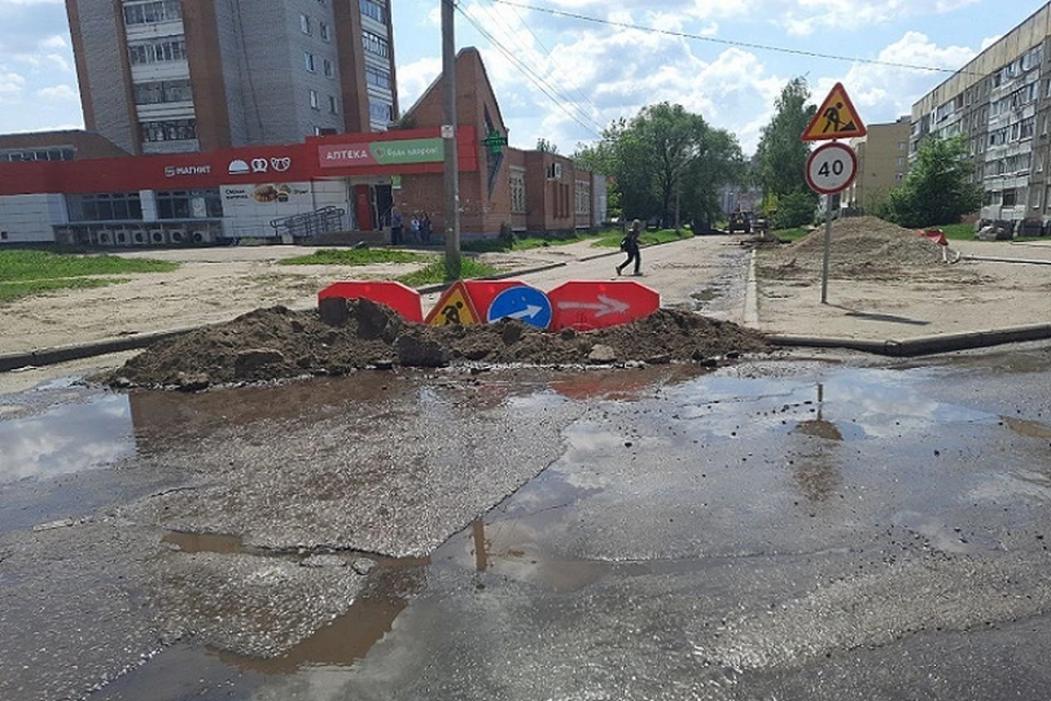 В Ярославле по проекту «Безопасные и качественные дороги» идет ремонт Школьного проезда.