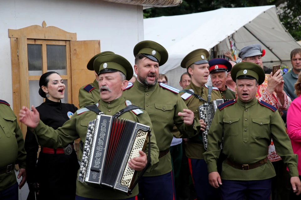 Тысячи гостей приезжают в Вешенскую в конце мая за особой атмосферой. Фото: правительство Ростовской области