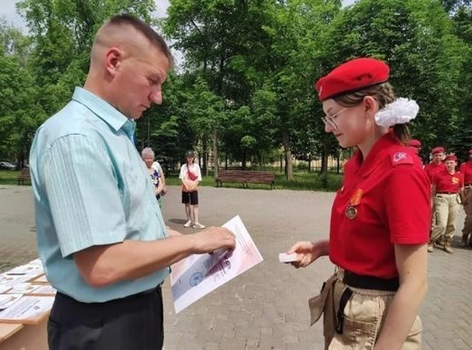 Ребятам вручили медали и благодарности. Фото: администрация Промышленного района Самары