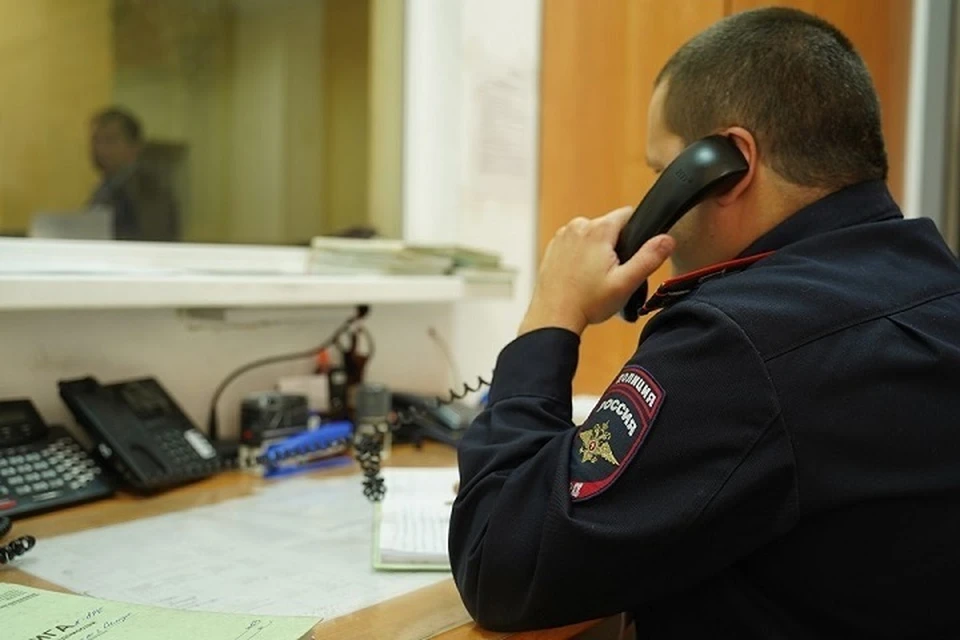 Женщина в страже за свою жизнь позвонила в полицию.
