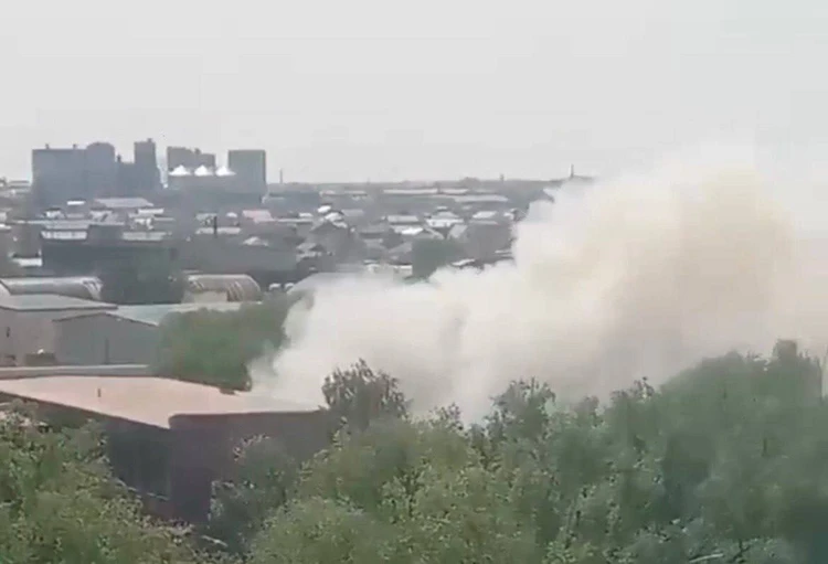 В Омске к тушению пожара в Авиагородке привлекли 3 пожарные машины и 15 спасателей