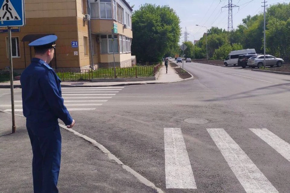 Обвалившуюся дорогу на ОбьГЭСе отремонтировали после вмешательства прокуратуры. Фото: прокуратура НСО