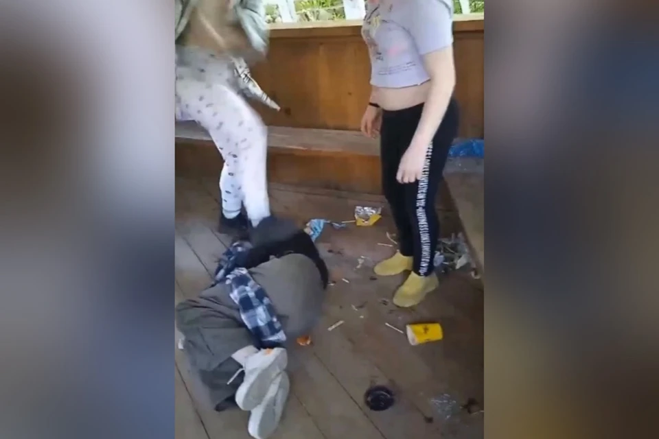 СК возбудил уголовное дело по факту избиения юной смолянки сверстниками. Фото: «Подслушано Смоленск» ВКонтакте.
