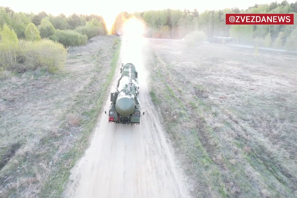 Расчеты подвижного грунтового ракетного комплекса «Ярс». Скриншот видео ТК "Звезда"