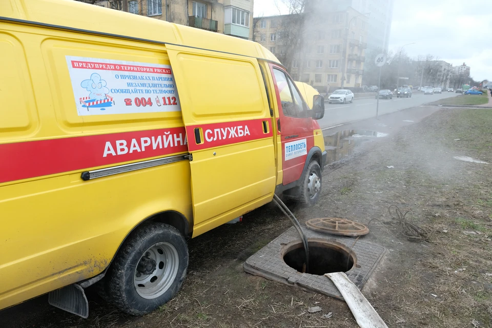 Улицу Чайковского затопило из-за прорыва трубы в Петербурге.