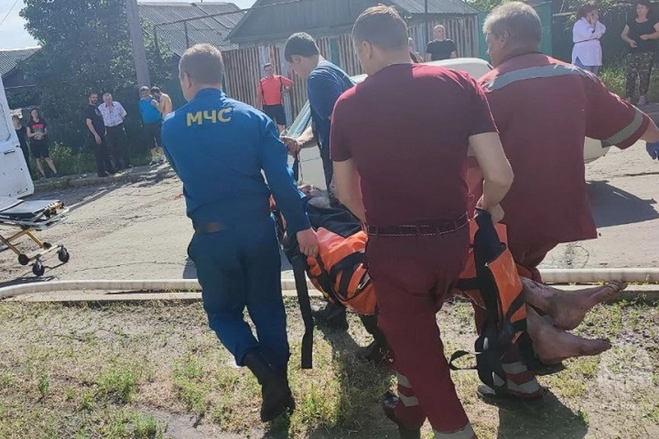 В Красном Луче произошел пожар в частном доме. Фото - МЧС ЛНР