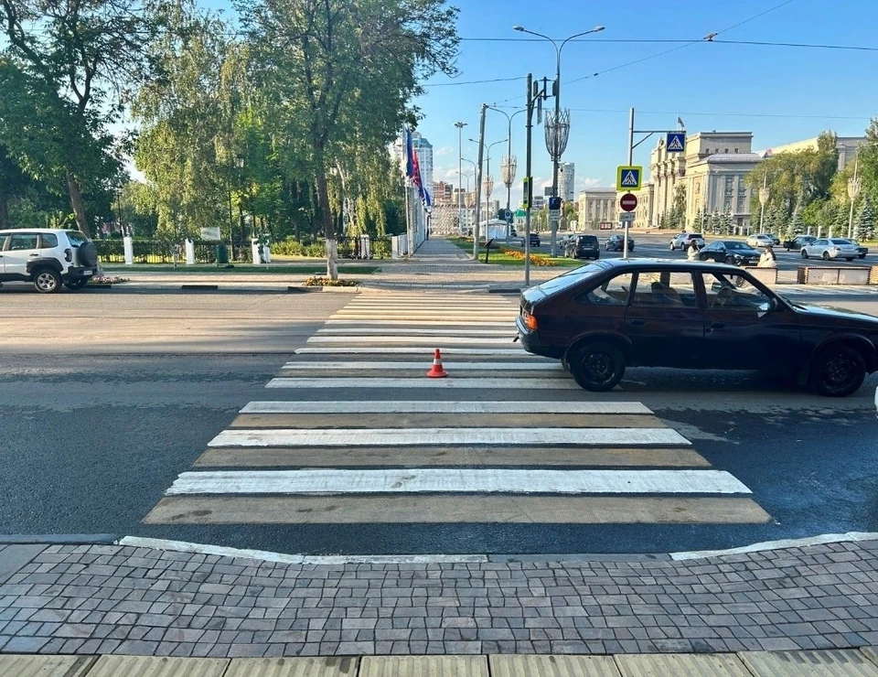 Пешеходы переходили дорогу по "зебре". Фото: ГУ МВД России по Самарской области