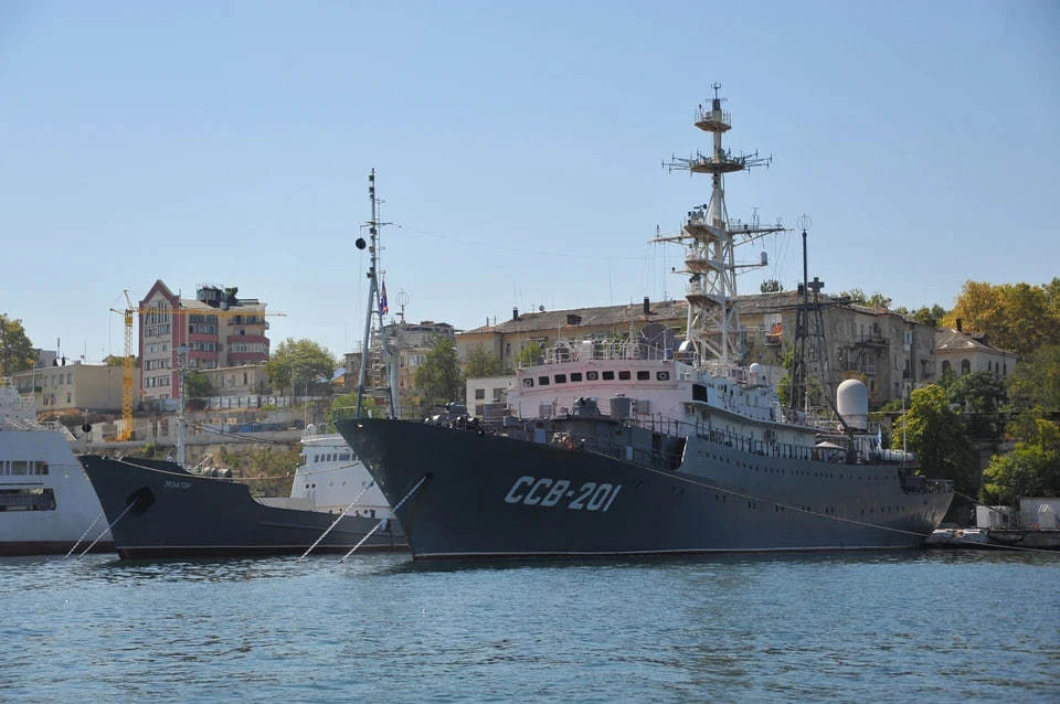 Видео отражения атаки катеров ВСУ на российский корабль «Приазовье» показало Минобороны РФ