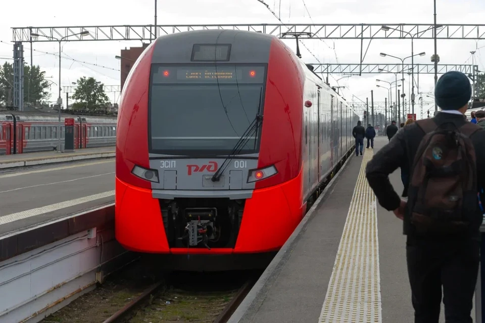 Из Петербурга до города в Полярном Урале Лабытнанги теперь можно добраться на прямом поезде.