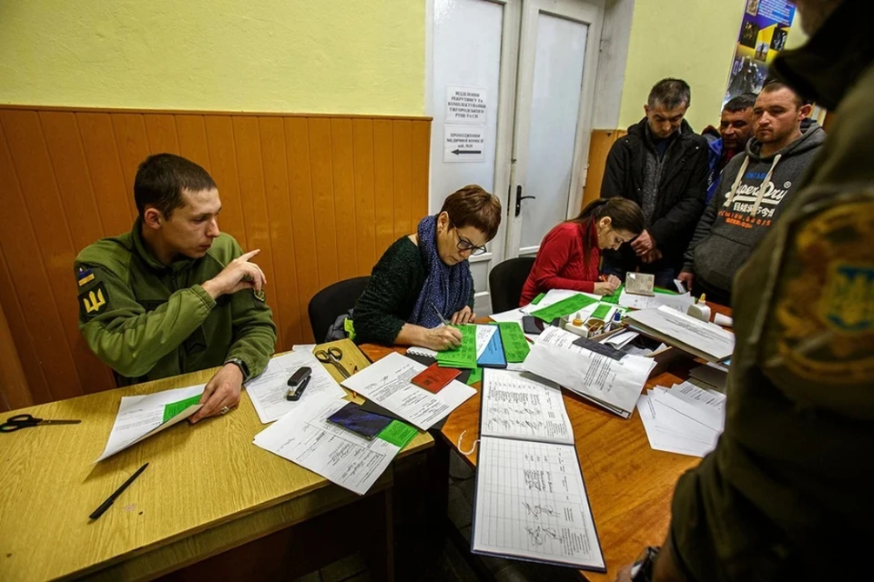 На западе Украины объявили всеобщую мобилизацию