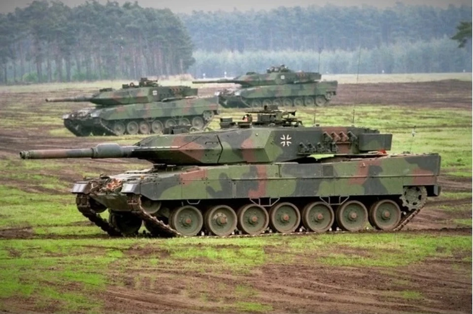 Видео поражения немецкого танка Leopard дроном-камикадзе опубликовало Минобороны