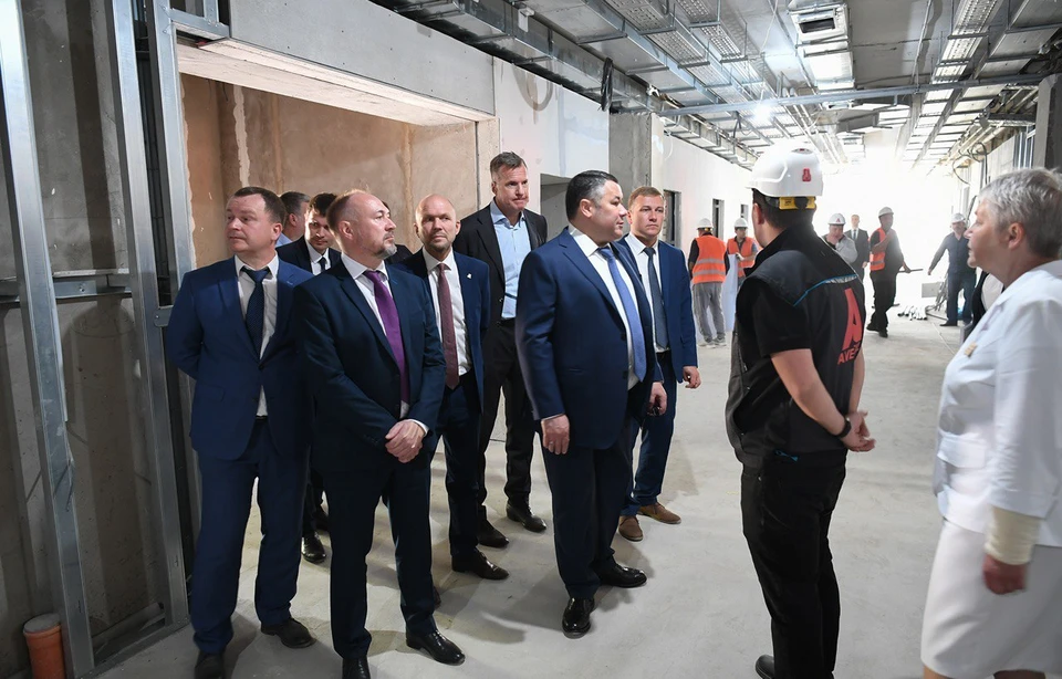 Губернатор Игорь Руденя поставил задачи по завершению строительства здания поликлиники Старицкой ЦРБ.