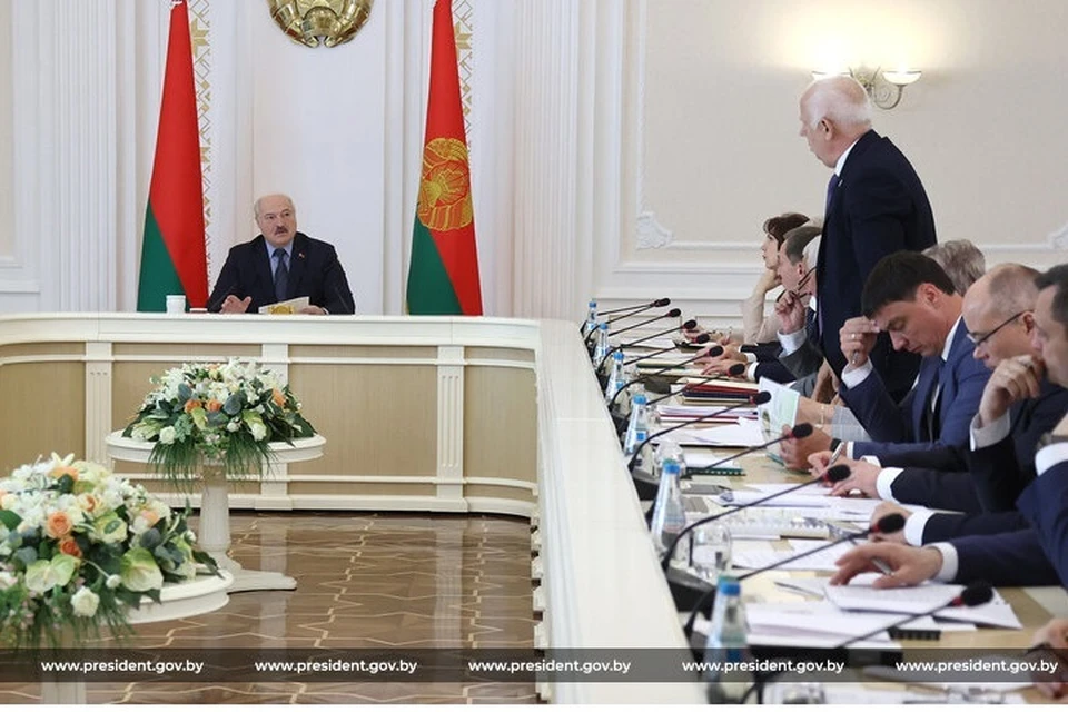 Лукашенко сказал, что часто вспоминает вице-премьера Сивака. Фото: president.gov.by