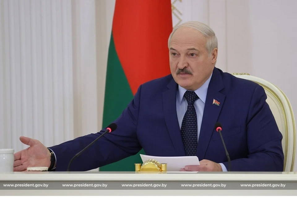 Лукашенко потребовал профессионализма в медицине, а не дворцов с кабинетами. Фото: архив president.gov.by