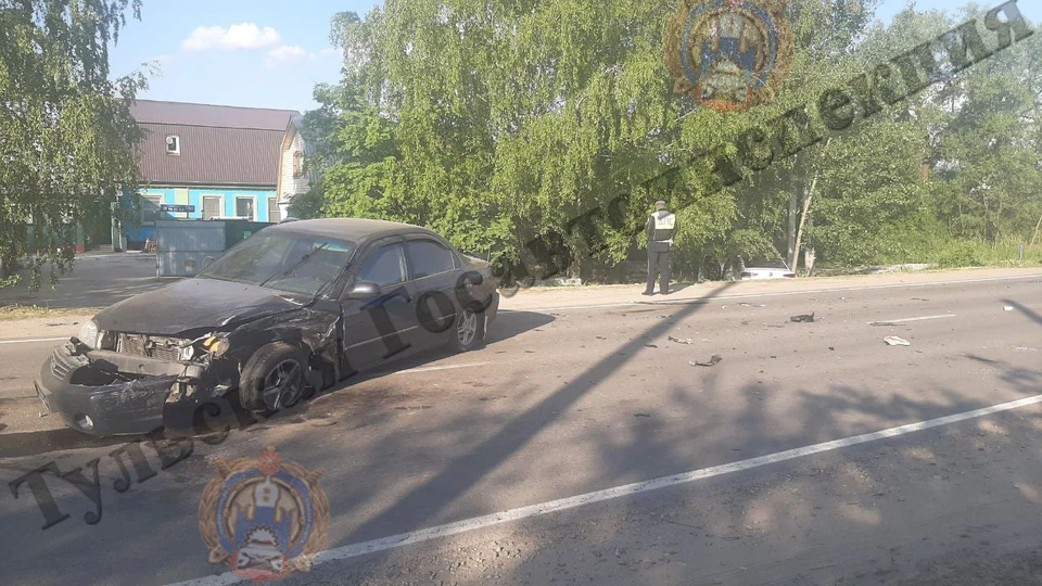 В Ленинском районе Тулы произошло попутное столкновение двух легковых автомобилей