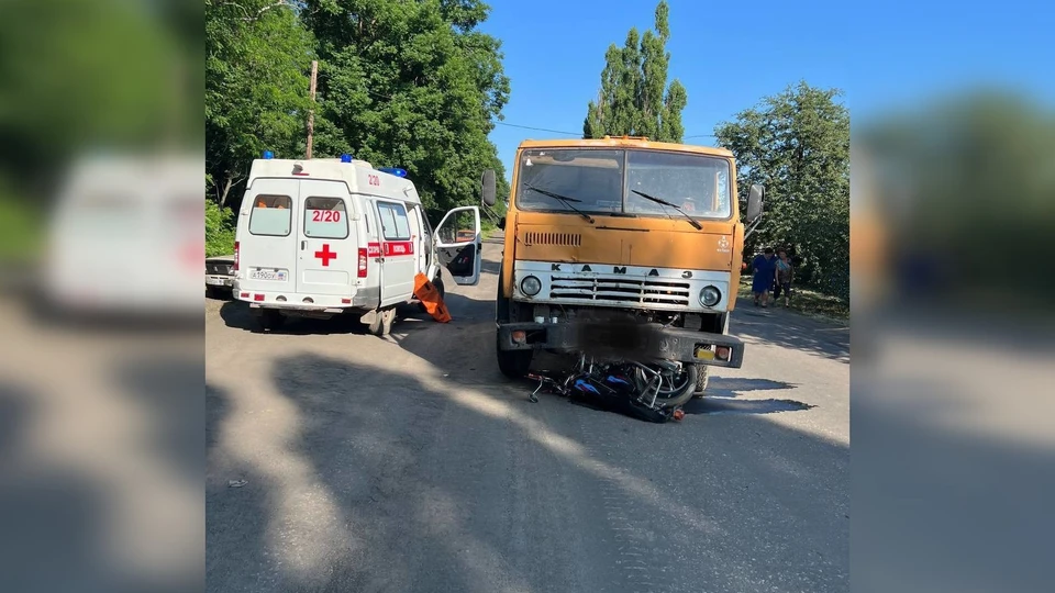 Подросток на мопеде погиб после столкновения с грузовиком. Фото - УГИБДД МВД по ЛНР
