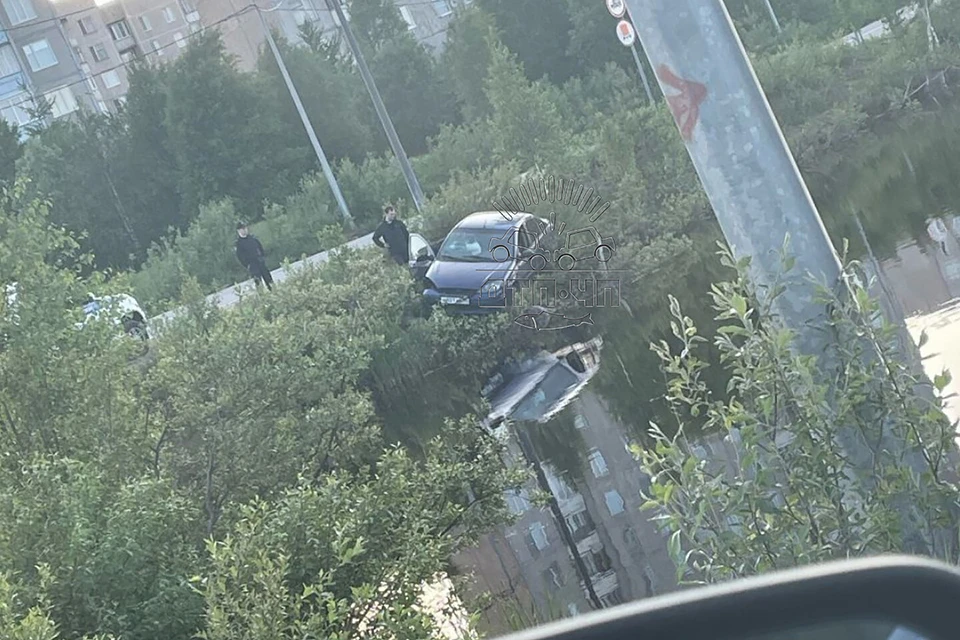 В отношении несовершеннолетнего водителя составили более 20 административных протоколов, а транспорт отправили на спецстоянку. Фото: vk.com/murmansk_dtp