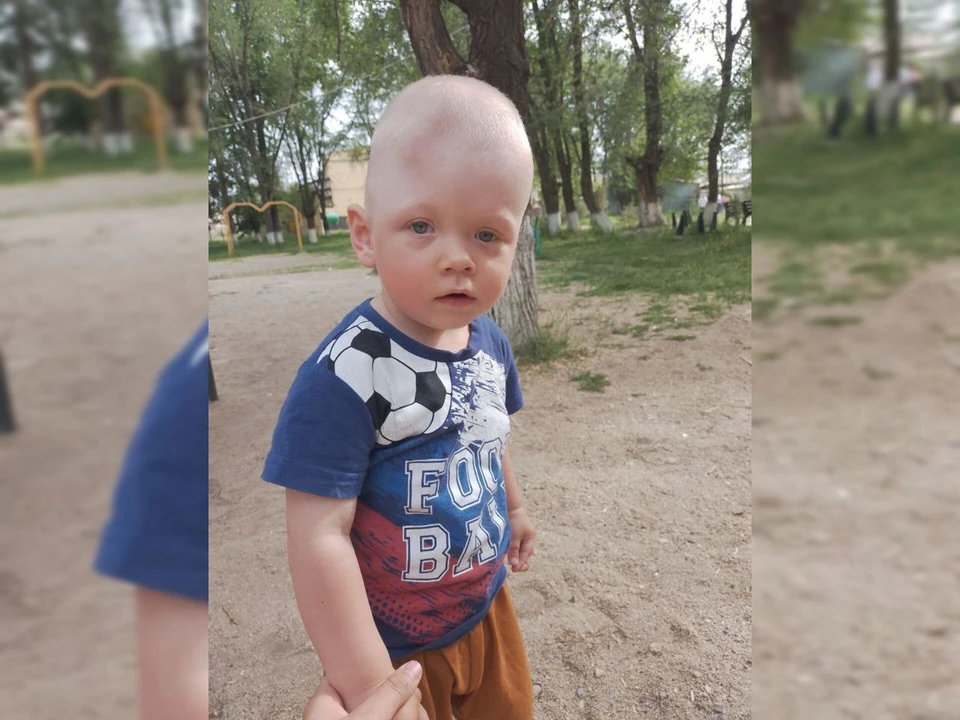 Год назад Илюша родился в одной из казахстанских больниц совершенно здоровым ангелоподобным блондином