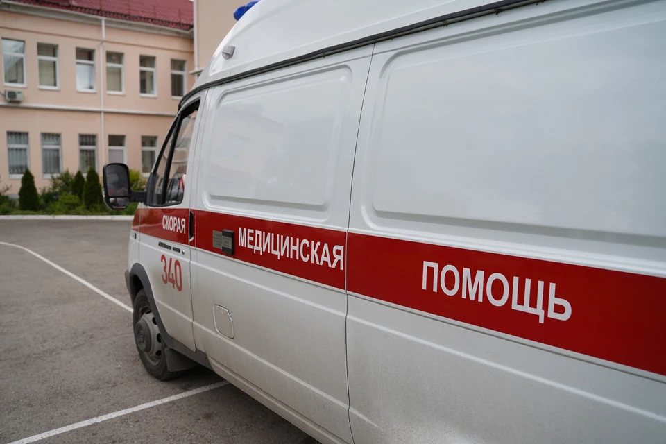 Медики оказали подростку первую помощь.