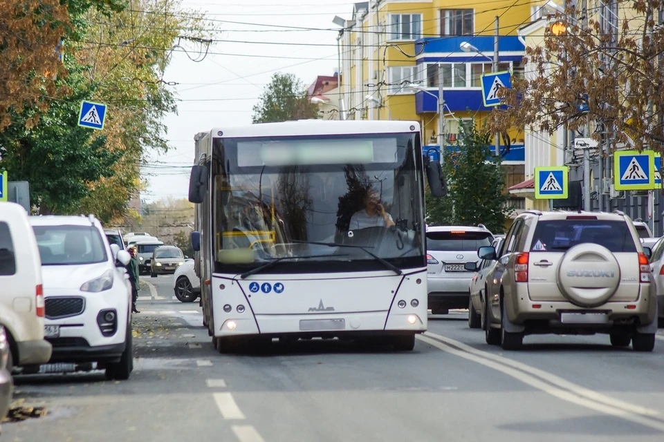 Перевозчик обратился в дептранс с заявлением об изменении трасс следования двух автобусов