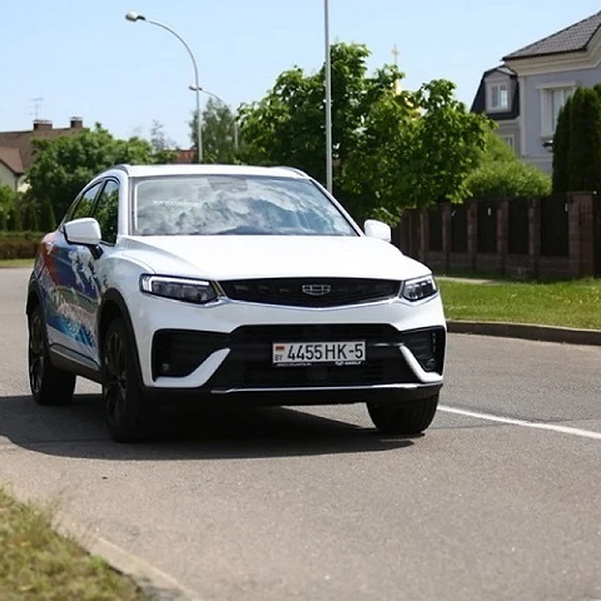 Лукашенко подписал указ о закупке только автомобилей Geely для белорусских  госкомпаний - KP.RU