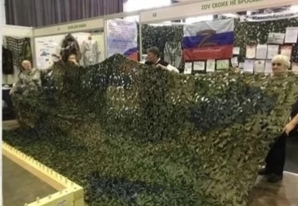 Волонтеры работают в пункте. Фото: https://vk.com/zovsamara63