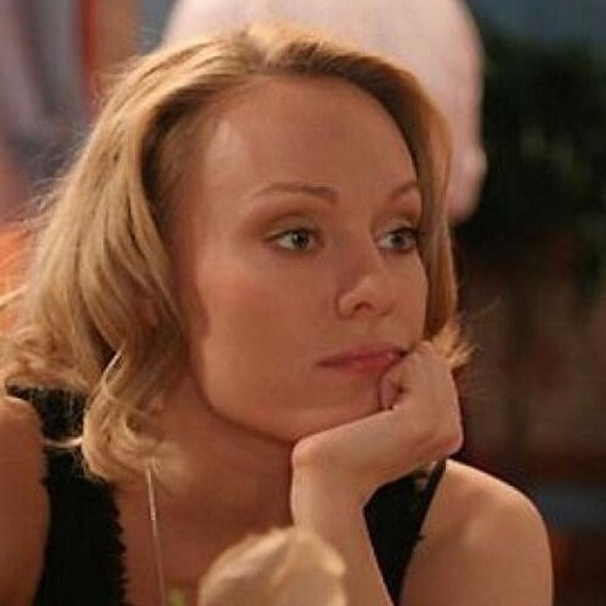 Кеудедегі әйелдің порно массажы