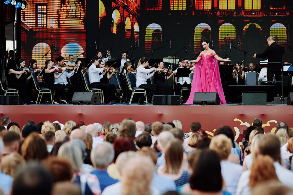 Грандиозный концерт Аиды Гарифуллиной и симфонического оркестра прошел в формате open-air