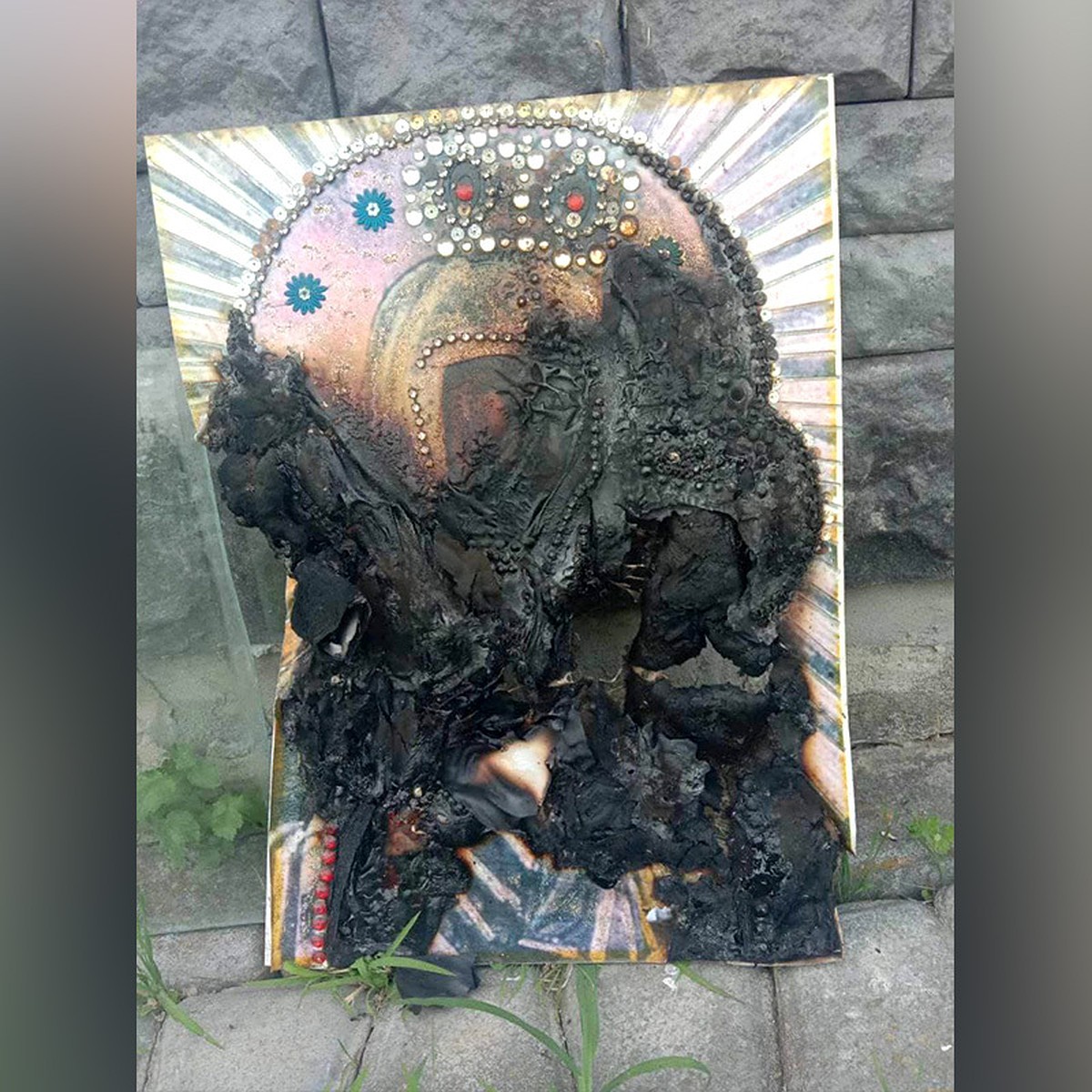 Чудотворные иконы. Украинские иконы. Можно сжигать иконы. Буденновское поле сожжение икон. Можно сжигать иконы.