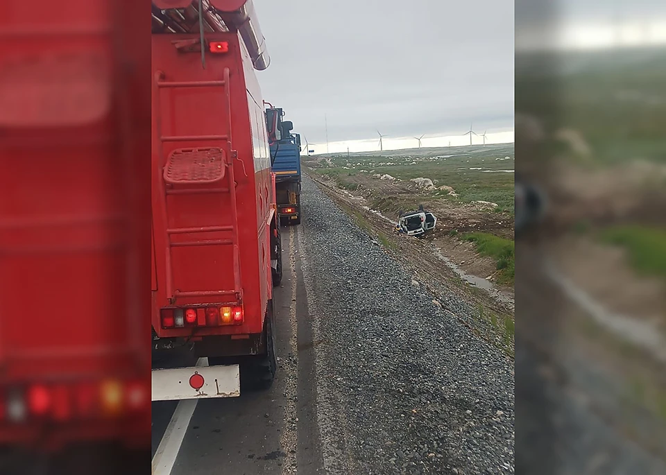 На первом километре автоподъзда к Териберке 8 июля произошло ДТП с тремя пострадавшими. Фото: Управление по ГОЧС и ПБ Мурманской области / vk.com/murman01